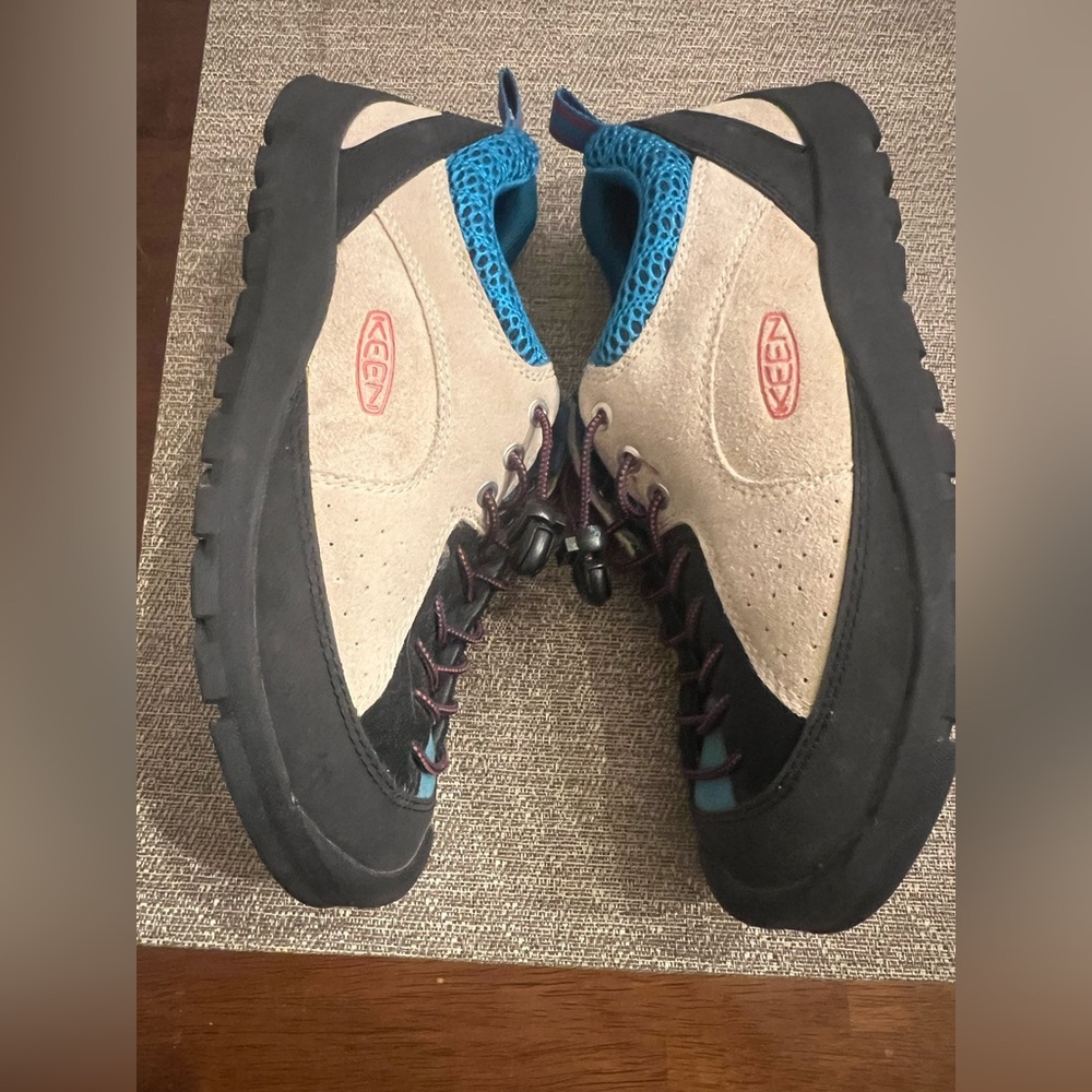 Keen Women's Jasper Rocks Sneakers in Fjord/Safari Black, Blue, and Beige - Picture 2 of 7